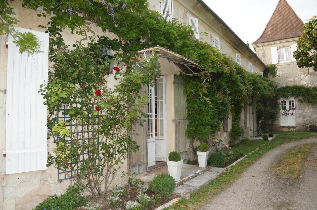 Chateau de Puyrigaud Bed and Breakfast Léoville Exterior foto